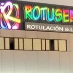 Por Qué Elegir Rotuser como Fabricante de tus Letras Corpóreas: 25 Años de Razones