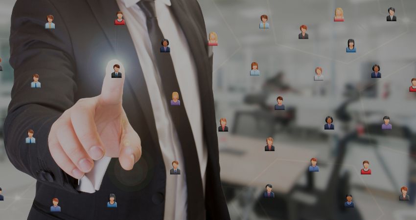 Comparte el nombre de la empresa con amigos y familiares y pregunta si el nombre les transmite lo que deseas comunicar con tu empresa.