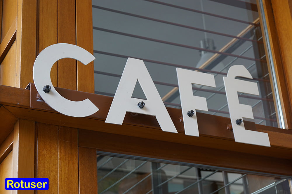 rótulos y letras corpóreas