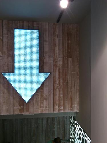 Letras corporeas con luz