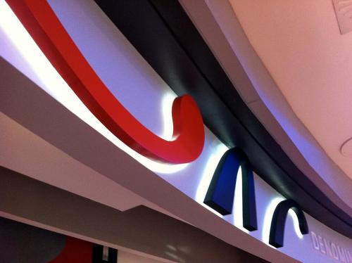 Letras corporeas con luz