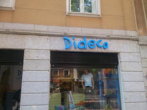 Letras corporeas con luz