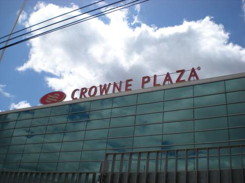 Letras corporeas con luz