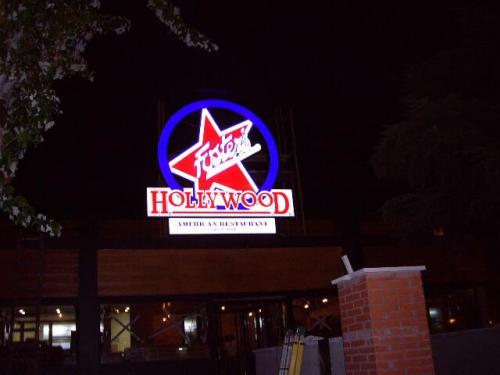 Letras corporeas con luz