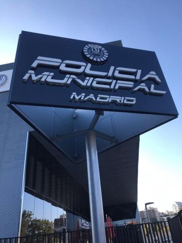 monolitos-rotuser-jun04