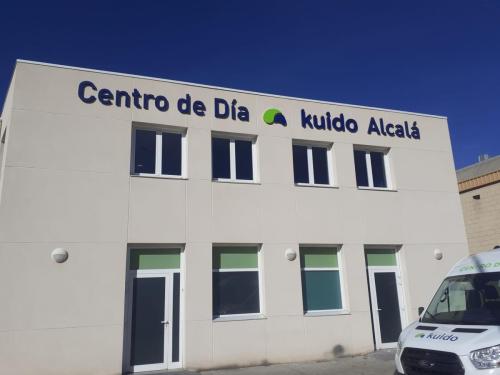 letras-corporeas-aluminio-luz-frontal-6