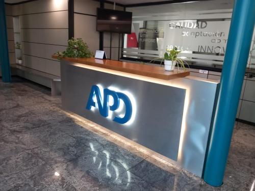 letras-corporeas-aluminio-luz-indirecta-3