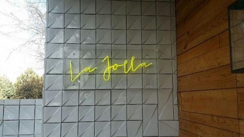 rotulos de neon para empresas