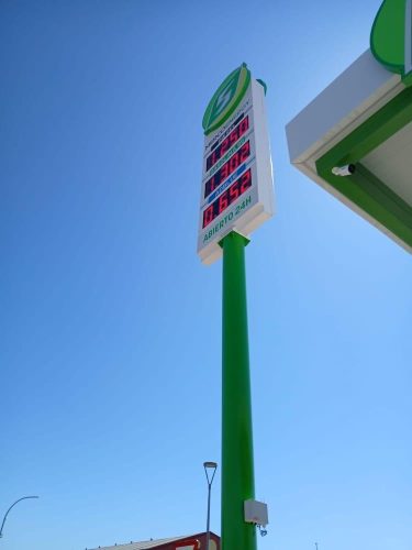 monolitos-gasolinera-rotuser-6